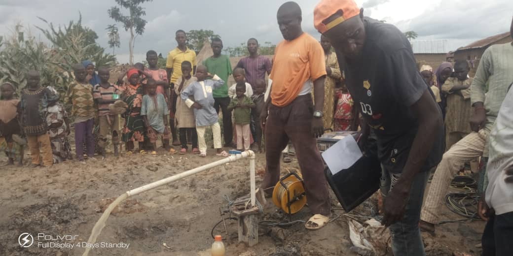 madammofficer's tweet photo. Construction of Solar powered motorized Borhole at "Gamagira" lere Ward,Lere local government Area by #Kadruwassa.
#Project_Status:ongoing @KDRUWASSA https://t.co/f4Q2991BWP