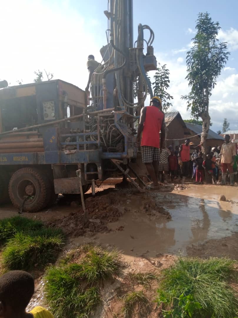madammofficer's tweet photo. Construction of Solar powered motorized Borhole at "Gamagira" lere Ward,Lere local government Area by #Kadruwassa.
#Project_Status:ongoing @KDRUWASSA https://t.co/f4Q2991BWP
