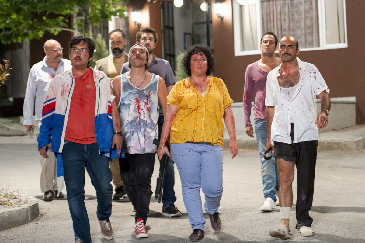 🎬 - "İnsan karısını, kızını, çocuğunu ava mı götürür? Allah aşkına ya!" 
+ Ee! Ben geliyorum sizinle."
- Ya yenge ben onu mu diyorum, ne alakası var? Sen niye kendini bir tutuyorsun adamının karısıyla." #ölümlüdünya