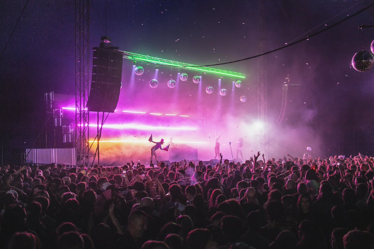 PurpleDiscoM's tweet photo. One year ago today ☺️ @DefectedRecords #defectedlondonfstvl 🕺🏽 https://t.co/hXUjc371f2