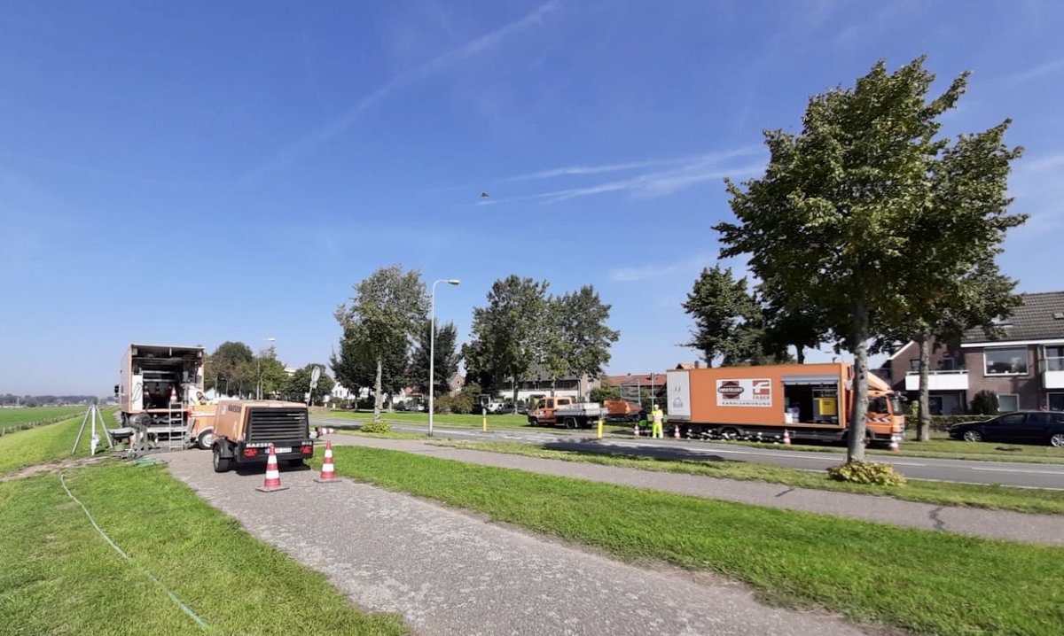 Vandaag rioolrenovatie in de Jan Steenstraat in Deventer. Uitvoering door Swietelski Faber in opdracht van Flua. Hier wordt een riool met een doorsnede van 900mm gerelined. Wij verzorgden hier de voorbereiding en nu de begeleiding van de uitvoering.