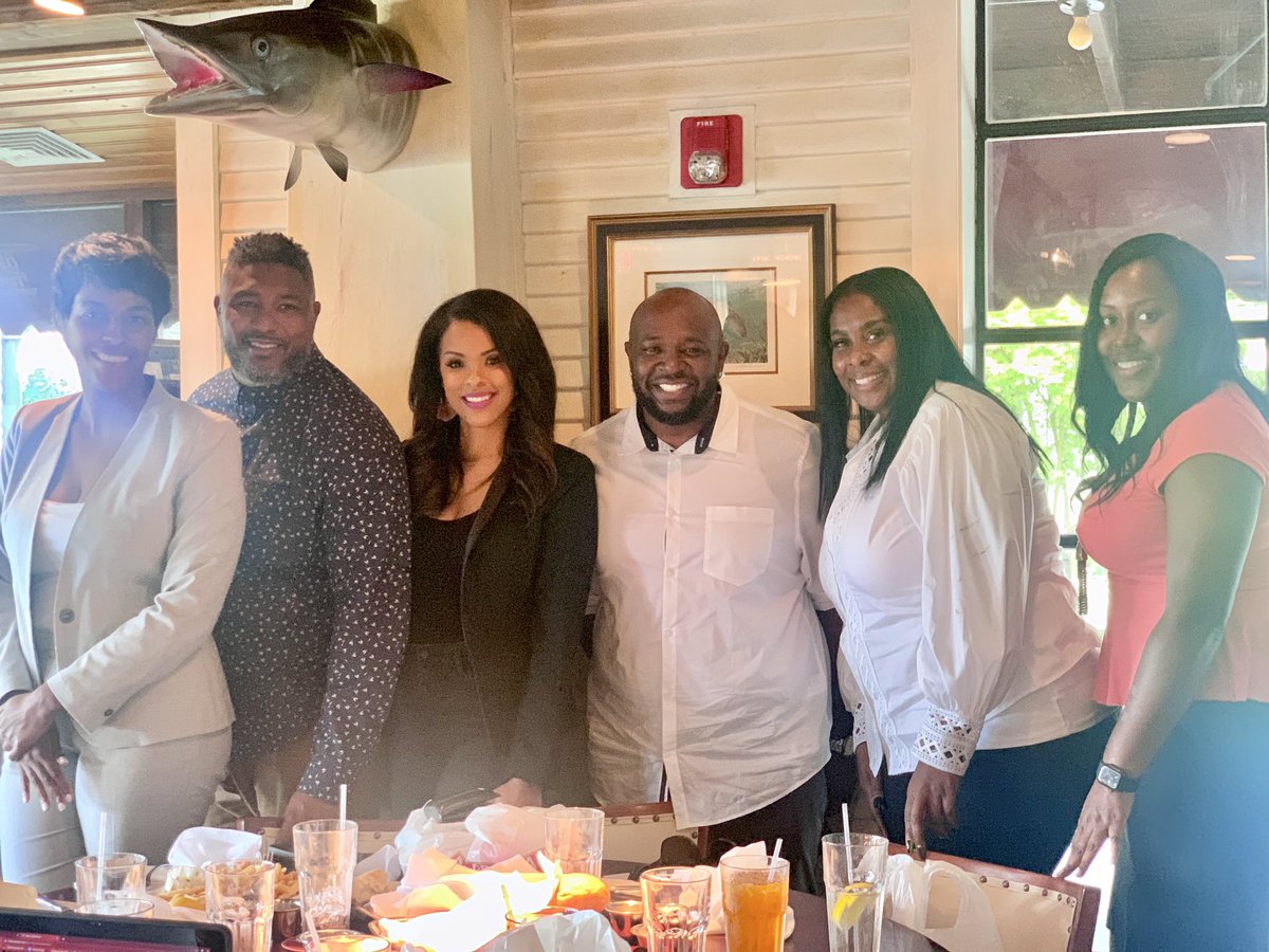 sherese_nix's tweet photo. Soooo thankful for my last hoorah with #TeamExceed!! Thank you for celebrating me today with lunch and love! You guys are the BEST team EVER! 😭😘🙏🏽🥳 Love u! https://t.co/foYhLx8Efa
