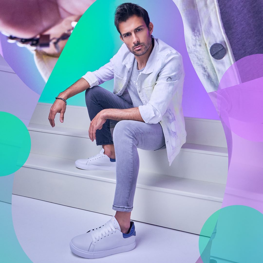 RacingManiacos's tweet photo. Darío Cvitanich fue elegido modelo principal de la marca #Tascani para presentar su colección primavera/verano 2021. Floja facha, @Daricvitaok 😎👏 https://t.co/1Lw1G2cahb