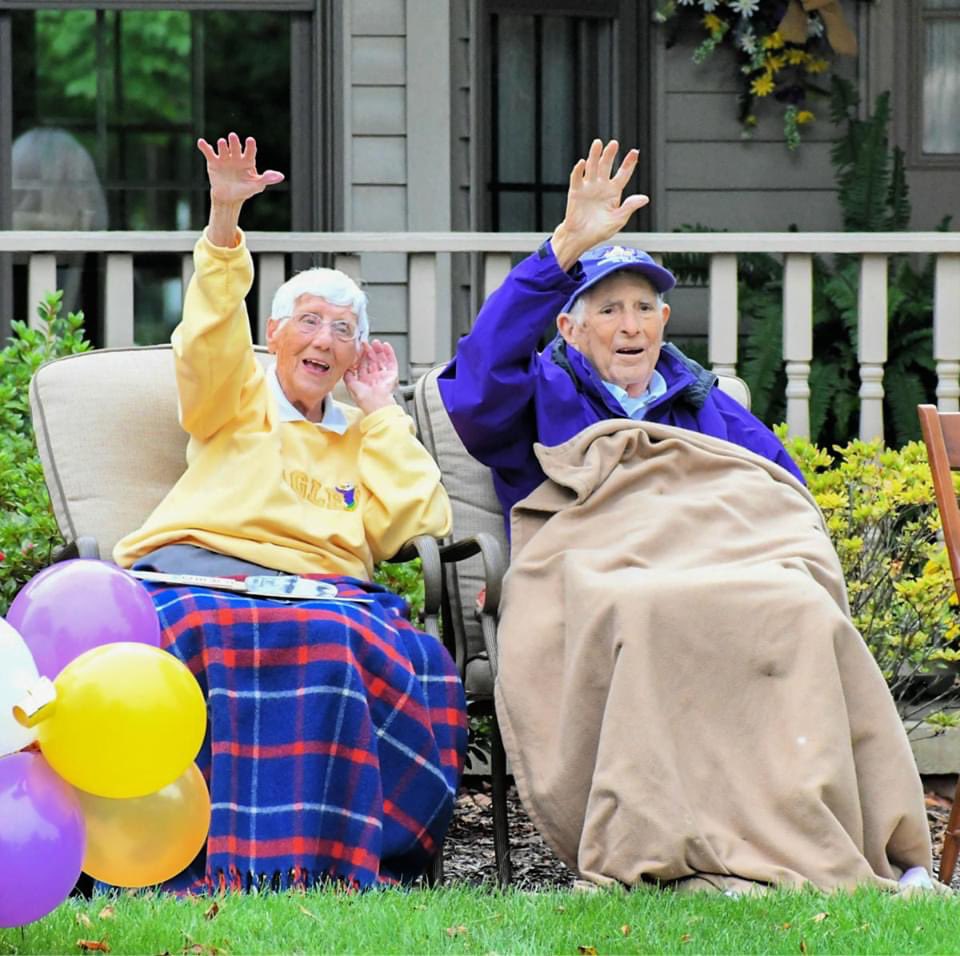 Ashland_Univ's tweet photo. We kicked off 100 years of AU football Friday with a well-deserved parade past the home of HOF Coach Fred Martinelli and his wife Ruth! https://t.co/wxbRVUYzLX