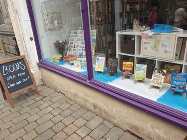 SheptonBooks's tweet photo. Come in to Shepton Community Bookshop and have a happy time browsing. We are open Tuesday to Saturday, 10am to 3pm, and we have books for all readers. Come and enjoy our new window display – thank Karen! https://t.co/xGSkocR5tF