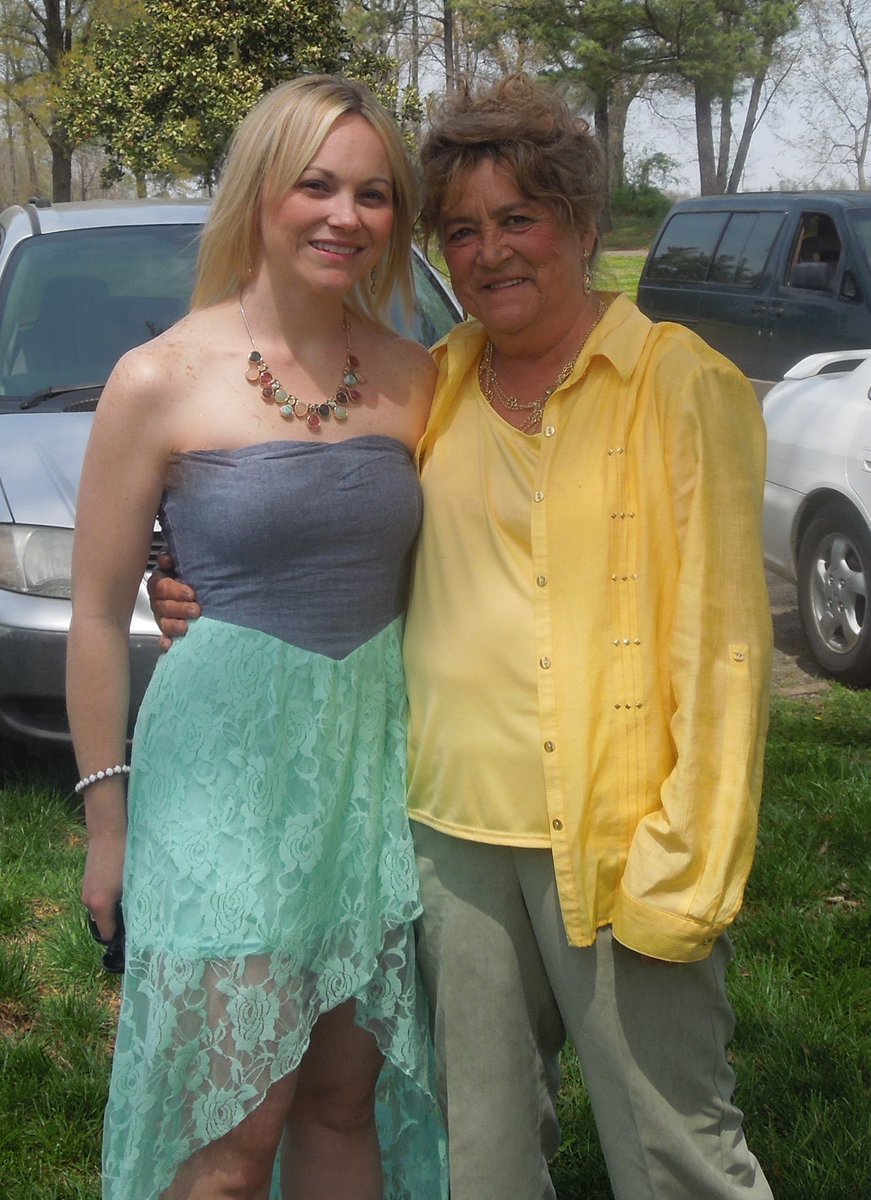 85Kimber's tweet photo. Missing Momma today more than usual... I still can’t believe you’re gone. 💔 https://t.co/IDR43gkNtH