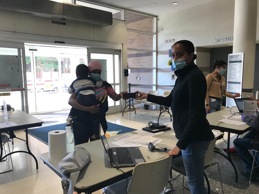 CUNY's tweet photo. We're making sure CUNY students have the technology they need to succeed this semester via distance learning. @HostosCollege staff are handing out Wi-Fi hotspots to students who need them. Our student guide has updates, campus resources and tips: https://t.co/qgIXj7Nx0O https://t.co/cmlwvSNoQK
