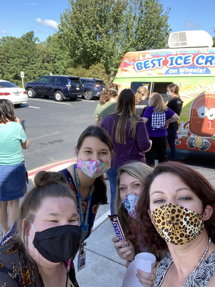 meghanwillz's tweet photo. @ChattahoocheeES teachers were so excited and felt the love from @KellyMillES with a surprise ice cream truck visit! Thank you!! @FCSchoolsGA https://t.co/r2wlTEx74E