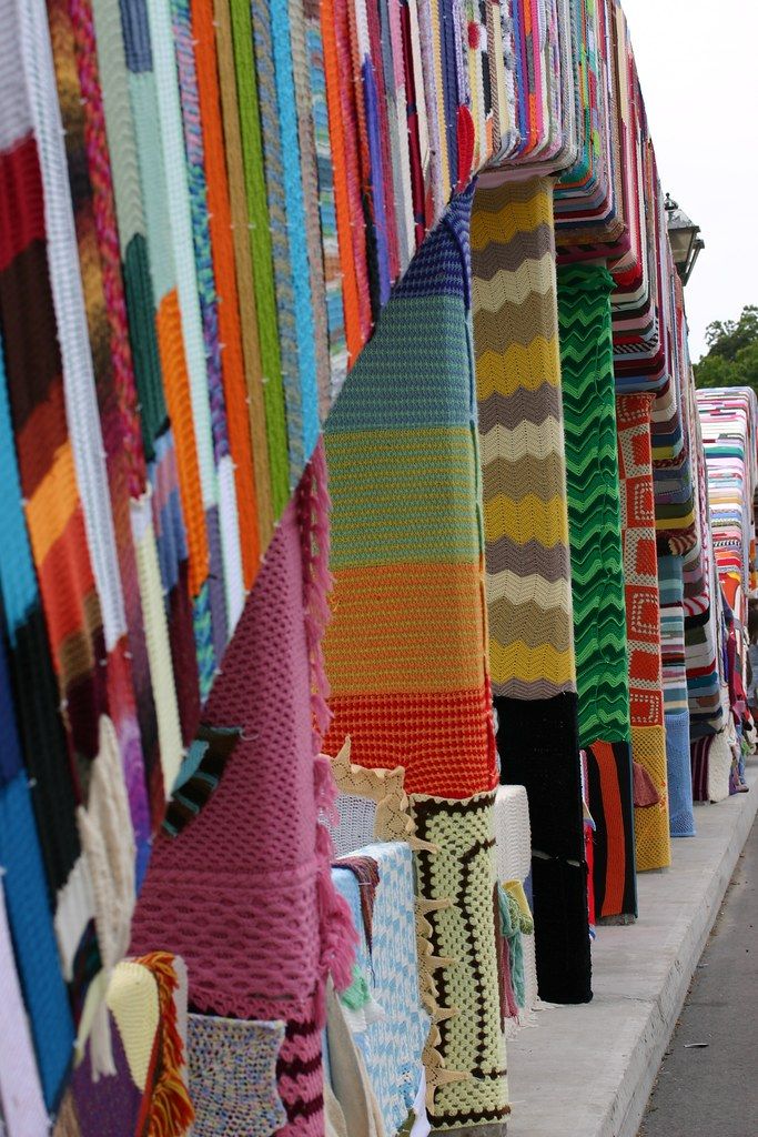 knithacker's tweet image. KNIT CamBRIDGE Project - Sue Sturdy Yarn Bombed a Bridge! 👉 buff.ly/2BUctla #knit #knitting #handmade #diy #yarnbomb #streetart #communityart