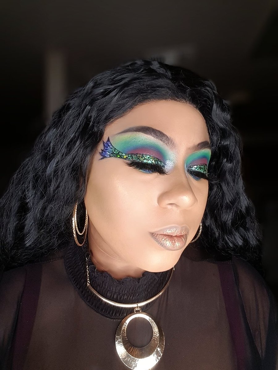 psibetajazzy's tweet photo. @TheCrayonCase #TheMatteBook recrreated Mermaid Tail Liner makeover https://t.co/heZgiQZb9E