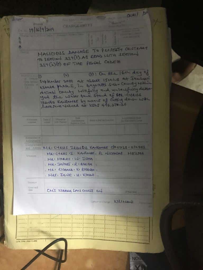 RobertAlai's tweet photo. They say the issue is damage to property #FreeRenee

Kimani Rugendo and family are the complainants. 

But Irungu Houghton loves palling around and selectively protesting abuse of rights. Itamfikia!! 

Ngoja tu!! https://t.co/6haM5pQRSn