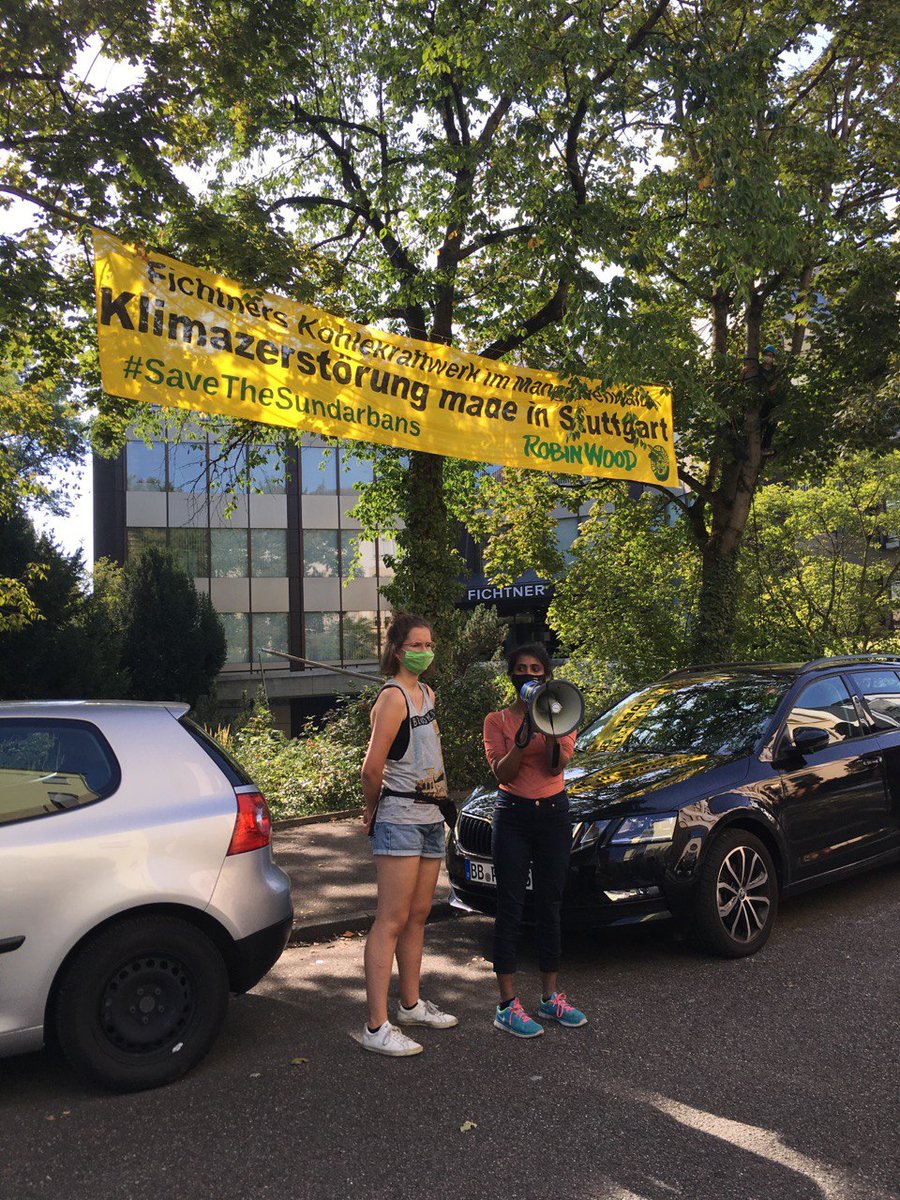stopfichtner's tweet photo. Wir hatten wunderschöne Banner und inspirierende Leute (und ein bisschen alberne Polizi), die uns bei der heutigen Aktion begleiteten.
Wir haben eine einfache Forderung:
#StopFichtner #SavetheSundarbans https://t.co/l46df1bEDV https://t.co/dnK6HGioYW