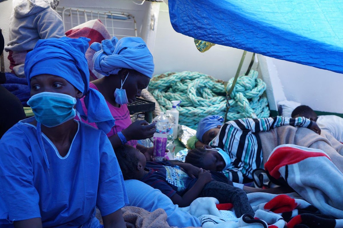 campsoscar's tweet photo. #Malta formally &amp; repeatedly denies #Openarms safe harbor with 278 castaways on board, and medical evacuations, despite the fact the rescue was in its SAR zone. It thus contravenes international agreements as: community regulation EU 656/2014: disembarkation at the nearest port. https://t.co/u3a1cUD90X
