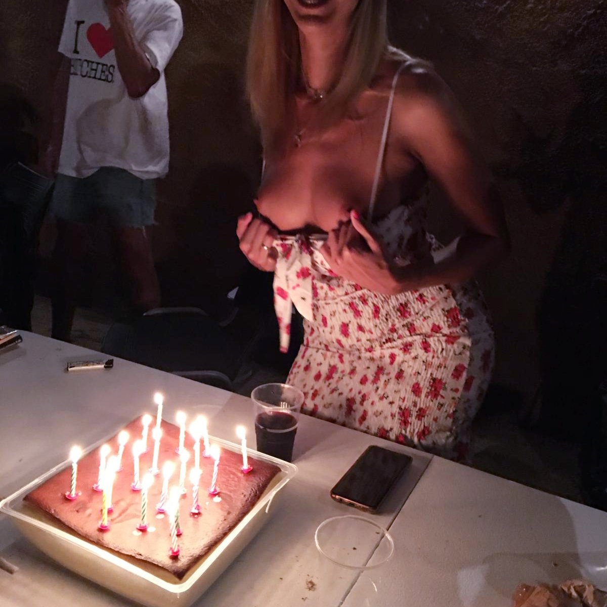 Marthapink4's tweet photo. Mil gracias a todos😈❤ por las felicitaciones.
#CumpleanosFeliz 
#TetasMamables 
#TetasDivinas https://t.co/58KlWwdg8L
