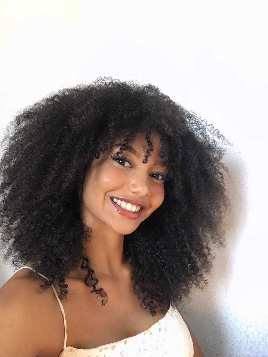 bazemma1's tweet photo. Hello Twitter ✌🏽
J’ai été sélectionnée cette année pour participer au concours de Miss France 😁
L’aventure commence par Miss Vallauris qualificative pour miss Côte d’Azur 2020.
Voici ma photo officielle 
N’hésitez pas à venir me soutenir sur Instagram  : bazemma ✨ https://t.co/5dOakuVUvJ