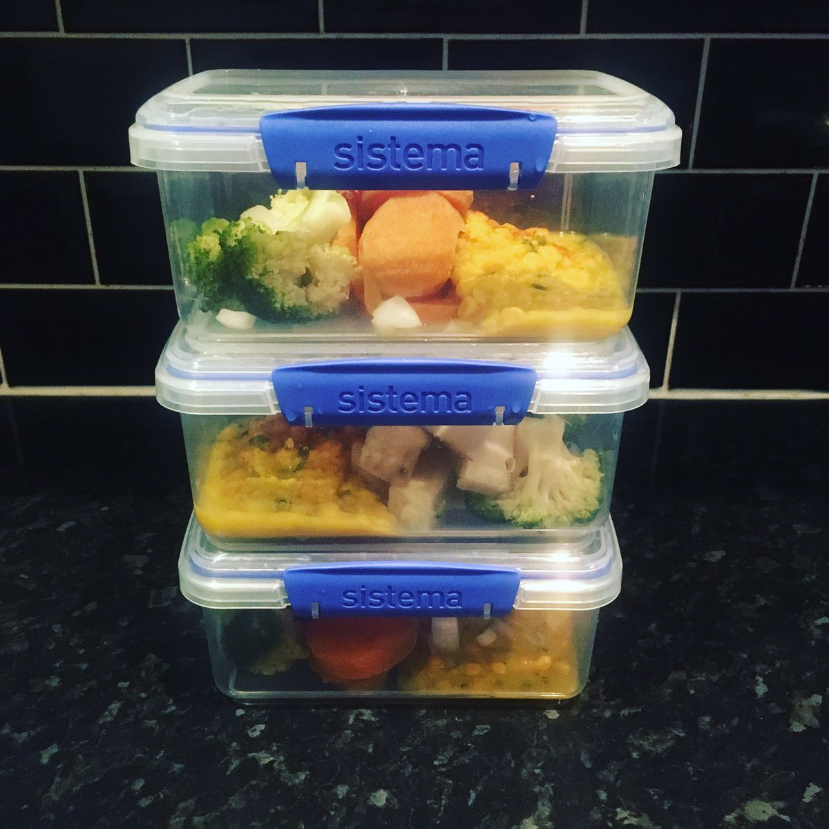 hluggah's tweet photo. Prep your food day before macros protein yellow lentils with broccoli π₯¦ and yams π White potatoes and sweet potatoes π mini meals every 2 to 4 hours as part of your nutrition and healthy eating.
#fitness #healthyfood #healthy #eatclean #cleanfood #eatforabs #diet https://t.co/5keArkVEqP