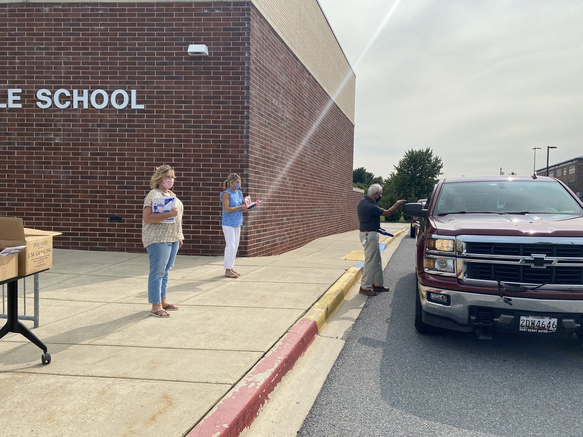 6th grade parents and students drive through to waive hello to their teachers and pick up agenda books &amp; folders! <a href="/SharonD_Lilly/">SharonLilly</a> <a href="/Team6GoldMtAiry/">Mt. Airy Middle School Team 6 Gold</a> <a href="/CCPSk12/">Carroll County PS</a>