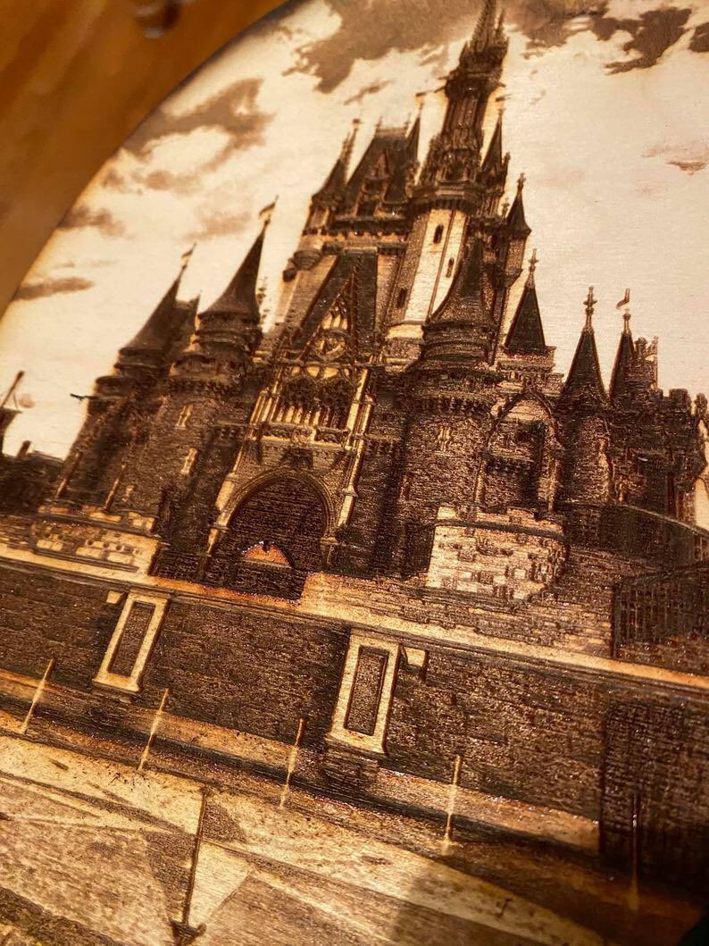 🏰 I never can take enough photos of the castle when at Disney. What’s YOUR average # of castle pics taken each time you visit? 🤔 😃NEW: Laser-etched photo of Cinderella Castle into baltic birch wood! On sale now => planetfancave.com/products/cinde…