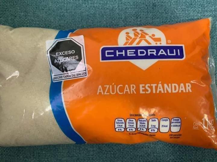 labotargamx's tweet photo. Otro poco y no me doy cuenta que traía el etiquetado ese de exceso de azúcares 😂😳 #MEMES https://t.co/uSzTQ9Fh3a