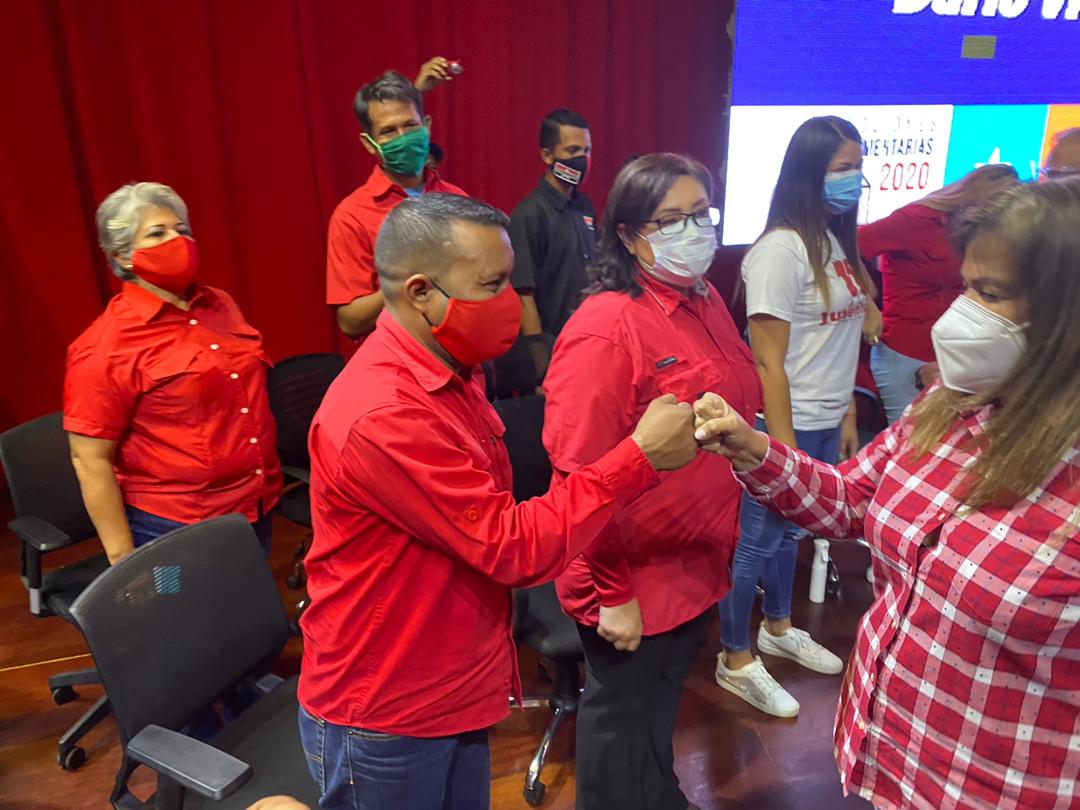 _LaAvanzadora's tweet photo. De esta forma queda juramentado el Comando de Campaña Darío Vivas / Monagas, nuestra bandera será la esperanza.

¡Seguiremos venciendo!

@NicolasMaduro https://t.co/614YD5BX91