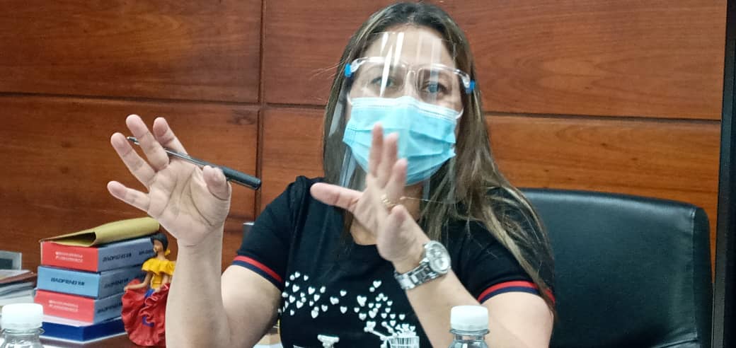 mirelct's tweet photo. #Hoy desde el Centro de Comando y Control, acompañada de los órganos de administración de justicia de #Mir, entrega de Régimen de Confianza Tutelado a privados de libertad de el Rodeo, firmados por la camarada @irisvarela los cuales estaban pendiente de entregar. @NicolasMaduro https://t.co/zezBVJ5N1l