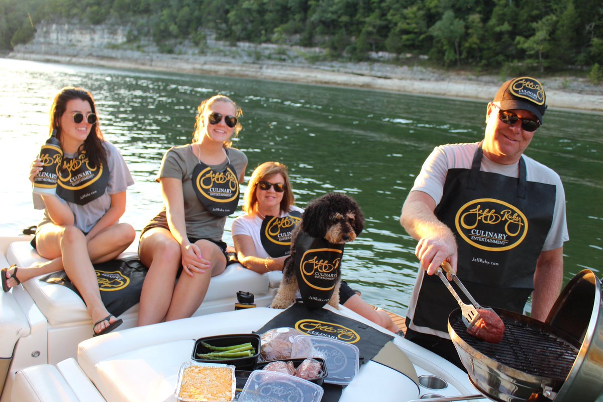 Julie48488972's tweet photo. Nothing better than ending a day on the lake with a delicious Jeff Ruby’s meal kit #JeffRubyBag https://t.co/eY45MpVnG2