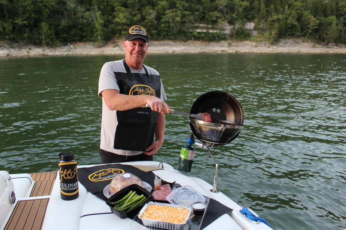 Julie48488972's tweet photo. Nothing better than ending a day on the lake with a delicious Jeff Ruby’s meal kit #JeffRubyBag https://t.co/eY45MpVnG2