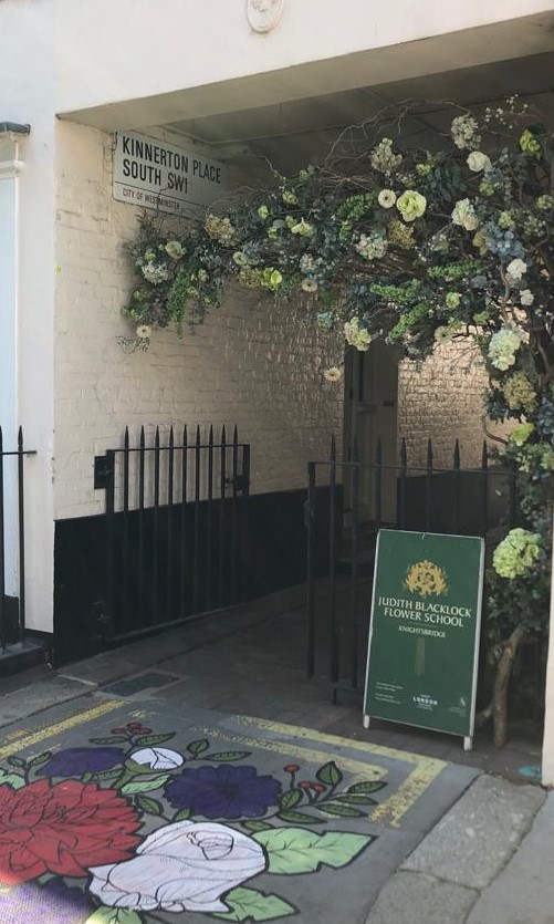 FibrePrime's tweet image. Prime Fibre @JtecComms engineers are working in Kinnerton Place South this week as part of our Kinnerton Street scheme for @MgmtByGrosvenor @Grosvenor_GBI