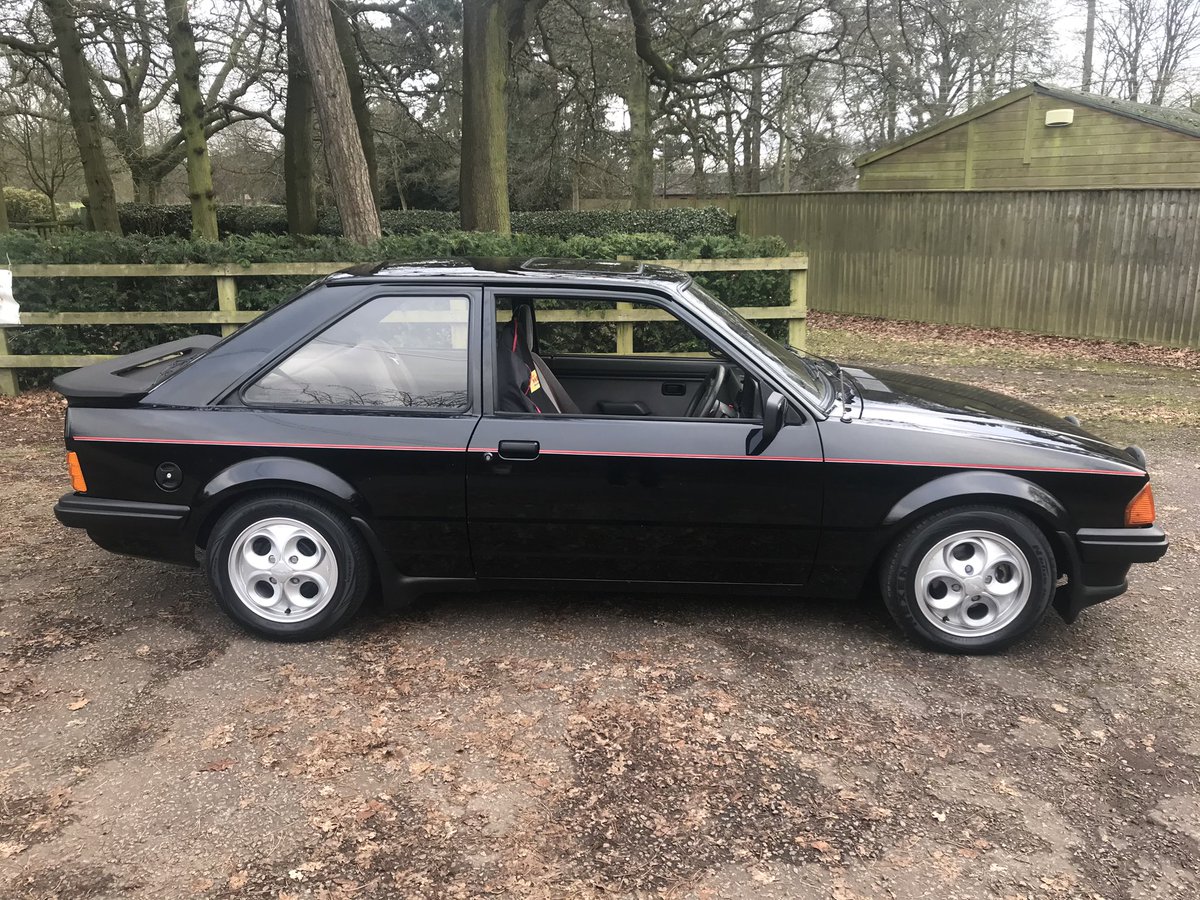_markbridge73's tweet photo. @ScottMckenzie72 @TeamMattGoss @mattgoss Yep MK3 Escort XR3I 👍🏼 https://t.co/ieJkwGc3u5