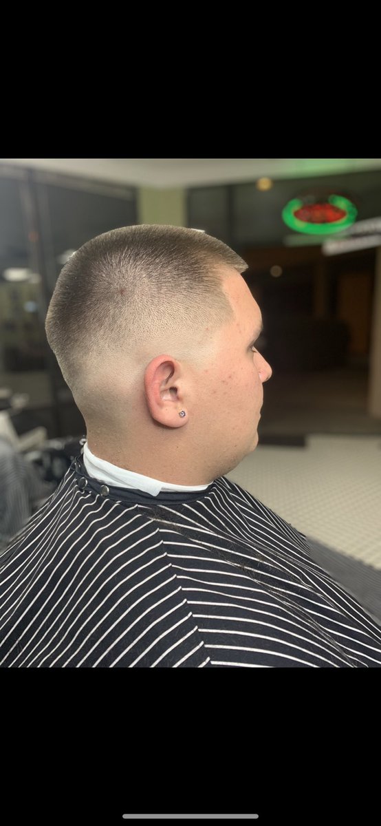 Carlos4lexis's tweet photo. Finally I have my license and now working at FadedTalk Barbershop💈✂️ so tell your brothers, dads, grandpas, bfs, uncles and grandmas to come and get their next haircut with me!! Dm or click the link to book an appointment 📲
#stayhandsome #getcut  

https://t.co/mW6hbk9MES https://t.co/1gAjsNzYKq