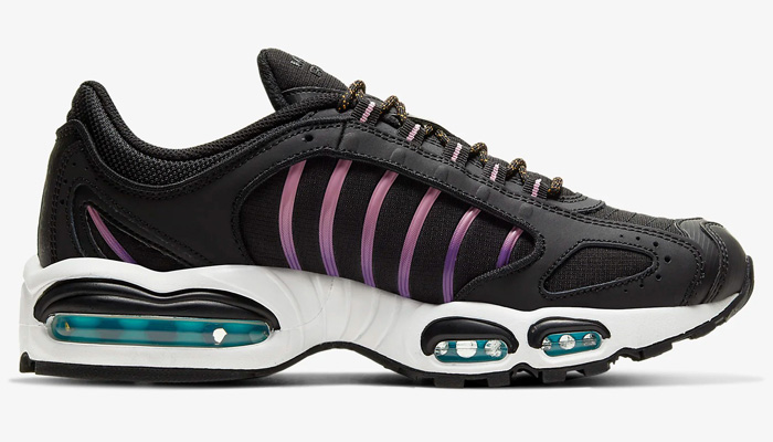 KicksDeals's tweet photo. Check sizes to 13 for the black/voltage purple "Hike Nike" Nike Air Max Tailwind IV SE as you can cop for 60% OFF at $67.99 + FREE shipping.

BUY HERE -> https://t.co/SWCssRQhLy (promotion - use code PARSEP15 at checkout) https://t.co/uHGFXwUA4q