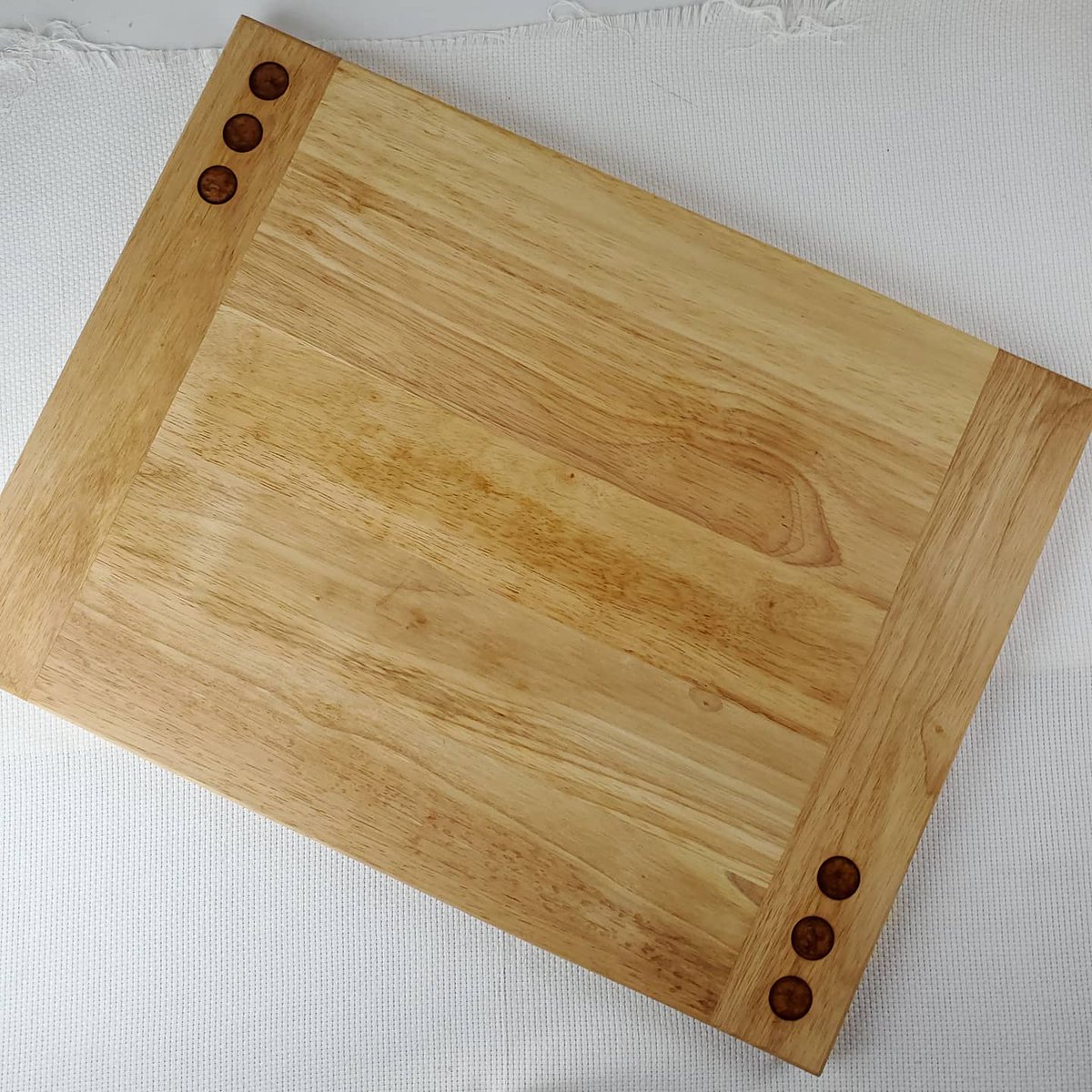 defiantartsco's tweet image. Giant copper epoxy inlay breadboard.

#woodshop #woodworking #woodworkersofinstagram #woodworker #woodart #woodworkingshop #cabinetmaker #carpenter #woodcraft #diy #maker #furnituremaker #craftsman #epoxyart #resinart #epoxy #resin  #mainewoodworker #mainelife #mainely