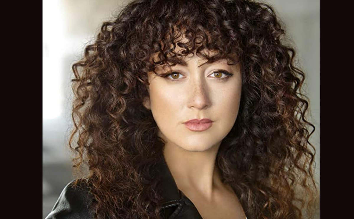 Maria DiDomenico has great hair. Gorgeous hair. And she& #39;s doing a good job as a character that I assume will be murdered soon.   #YR