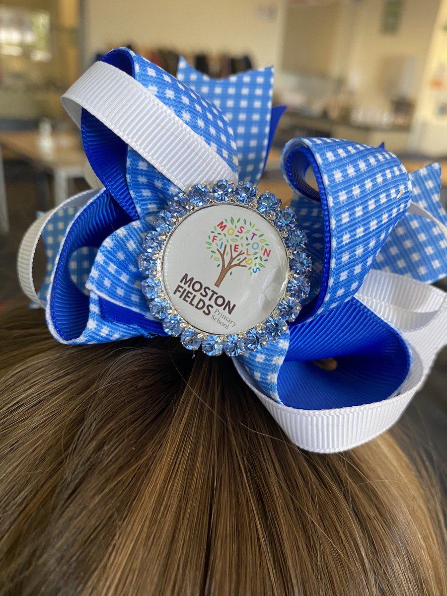 Lexie is so proud to be at @MostonFieldsPS she has personalised hair accessories! Couldn’t help but smile 😊