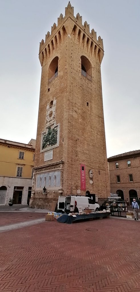 mintux_'s tweet photo. #Recanati città del magnifico #Leopardi 📖📚
@casaleopardi @MarcheTourism @RegioneMarcheIT https://t.co/PWMuQPDoCf