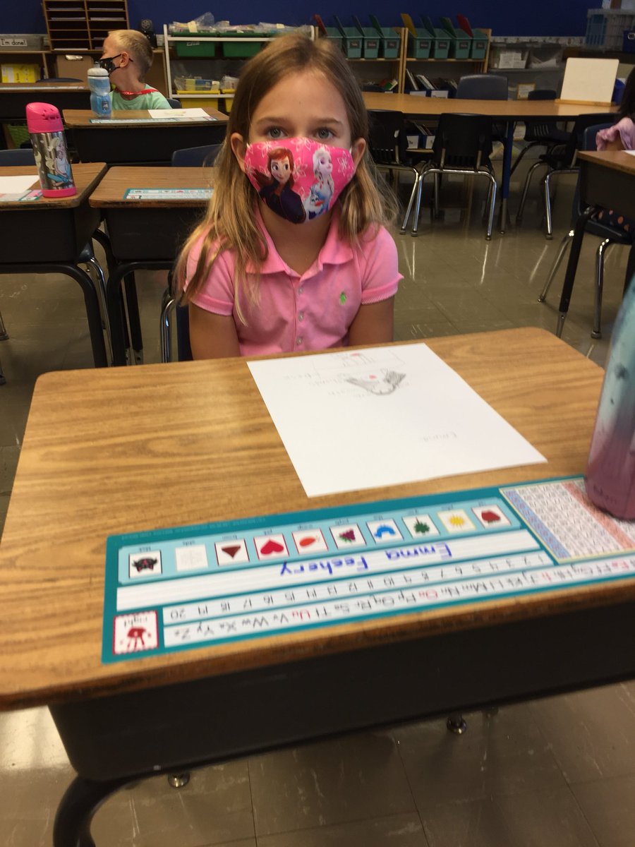 mrsjohnsonfirst's tweet image. Today we learned about reading the words, reading the pictures, and listening with our whole bodies. Ask your #firstgrader about whole body listening! #1Athisway #RockGRNJ @AssociationGlen