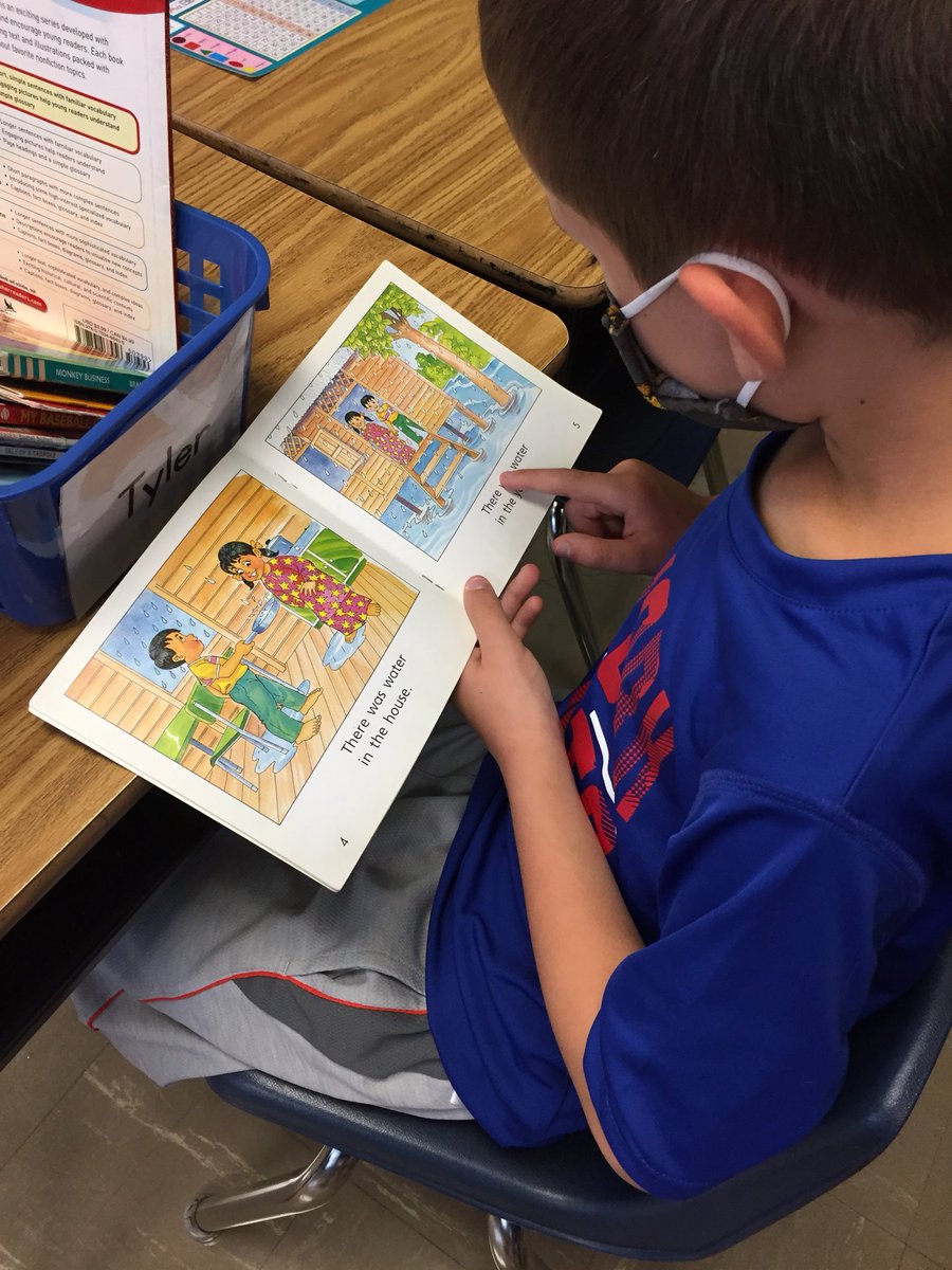 mrsjohnsonfirst's tweet image. Today we learned about reading the words, reading the pictures, and listening with our whole bodies. Ask your #firstgrader about whole body listening! #1Athisway #RockGRNJ @AssociationGlen