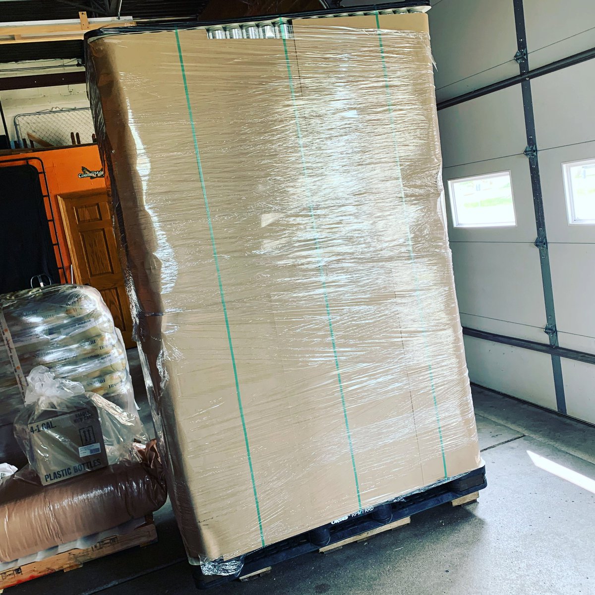 torrentbrewing's tweet photo. This year we have depended on cans more than we ever had planned to. Nice to see a brand new shipment of cans delivered to the brewery today! #weeklyrandom #beertogo #supportlocal #craftbeer #brewery #taproom https://t.co/ltK2Jc2txw