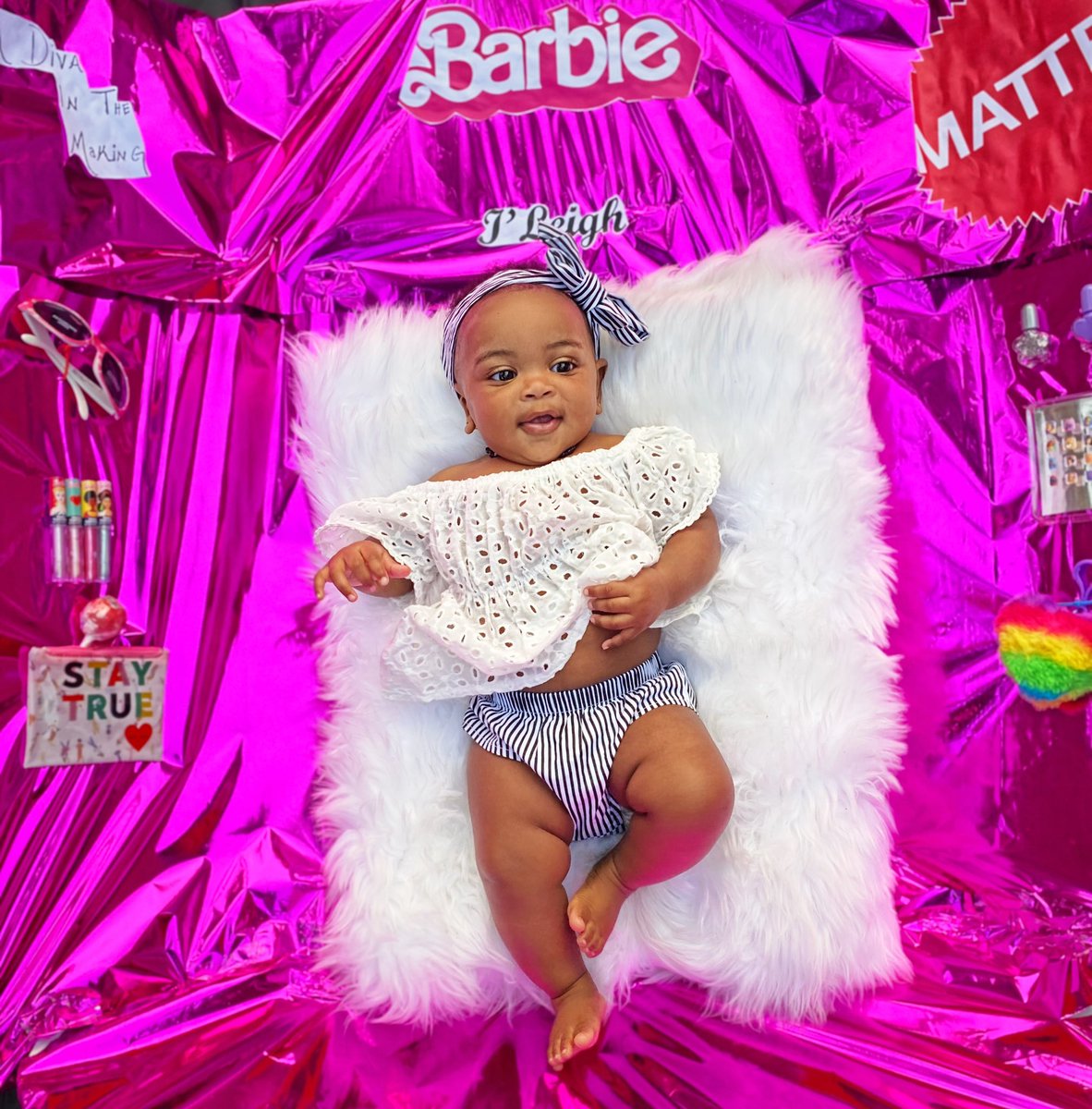 LilmamaFelycia's tweet photo. Happy 6 Months to my stinkys I’Leigh Amari!!!! 🥰 You amaze me every minute of everyday! Mommy love you so much! 😘
👗by auntie @Trappin_Soulz 🥰
📸 by auntie @SheKinahIman 😘
Props by auntie @Trappin_Soulz and I✨
#modelbabies #blackbabies #6monthsold #barbiebaby#blackbarbies https://t.co/Lo7S6htb2r