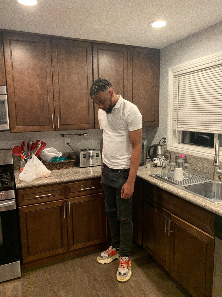 bskylxr's tweet photo. Living for the ones who ainโt here ๐๐ค.
#LLD #ForeverKB #freegigi https://t.co/lfIsoCway2