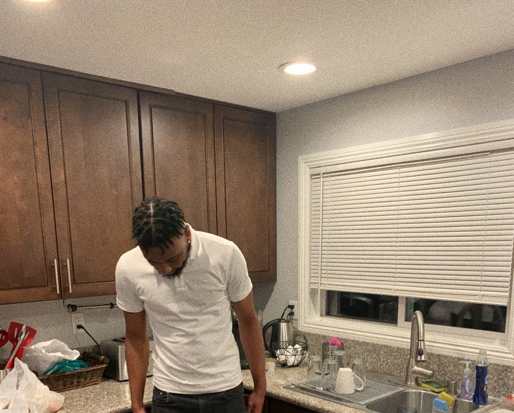 bskylxr's tweet photo. Living for the ones who ainโt here ๐๐ค.
#LLD #ForeverKB #freegigi https://t.co/lfIsoCway2