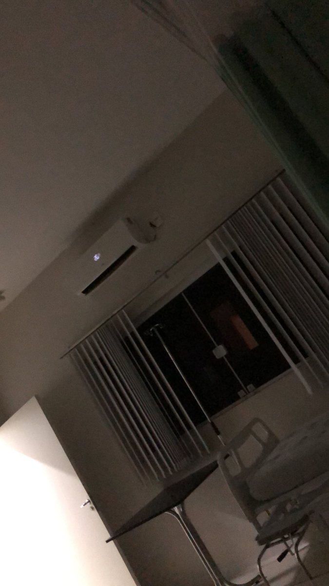 Acidentado, mas pelo menos vou dormir no ar condicionado #Stonks