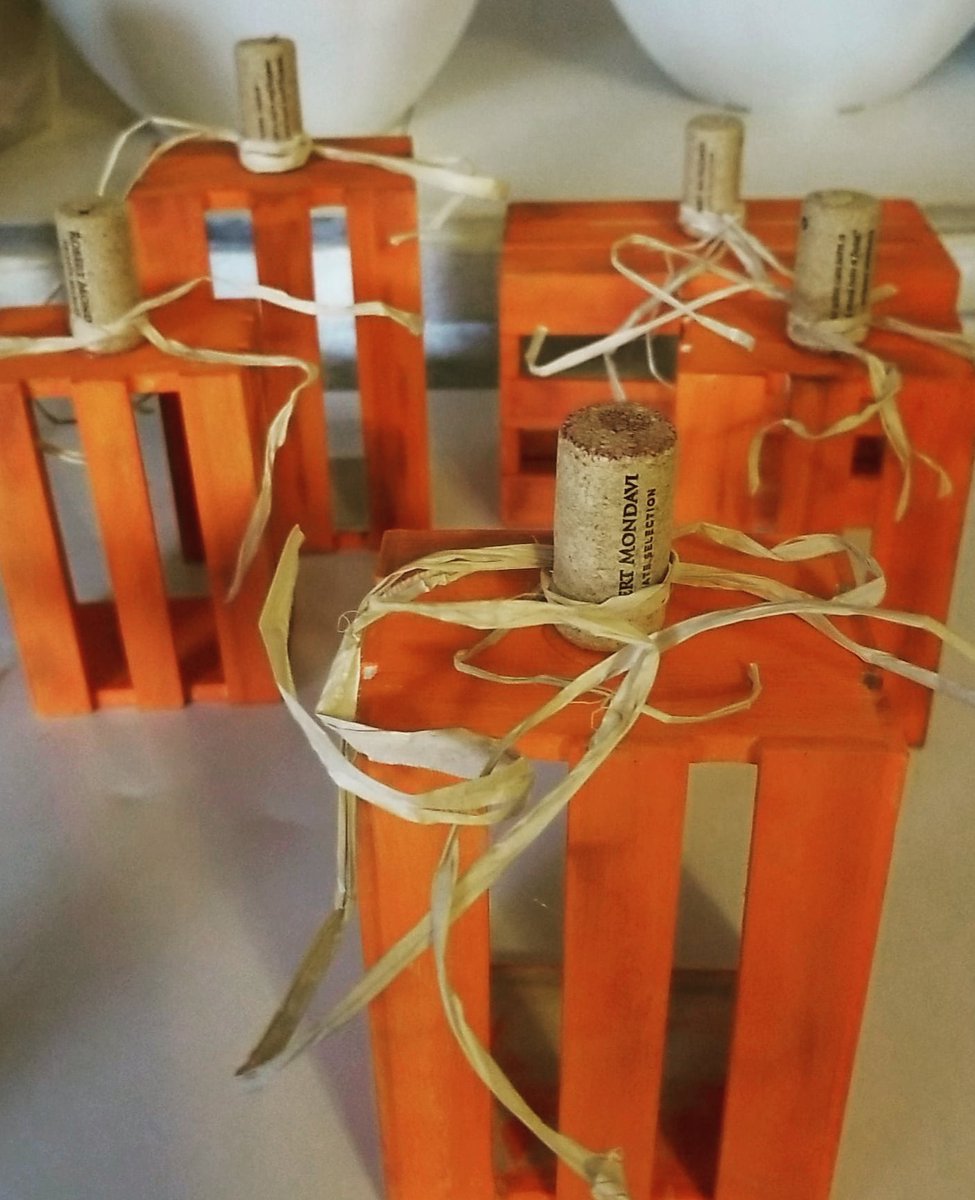 LindseyLBR's tweet image. DIY rustic pumpkins for my fireplace mantle. #createshit #mumsymayhem