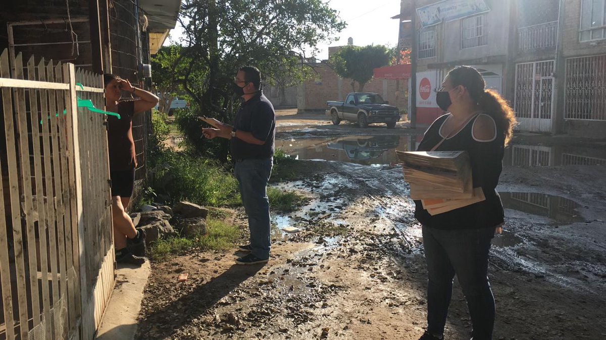 MARYALVARADO55's tweet photo. Seguimos platicando con las y los ciudadanos de Tonalá, sobre los avances de un #GobiernoDiferente
#SegundoInfome Presidente @JAntonioTonala https://t.co/SbWXc2DhMv