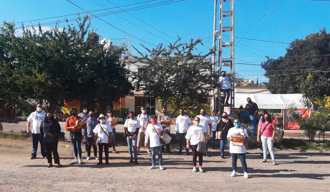 MARYALVARADO55's tweet photo. Seguimos platicando con las y los ciudadanos de Tonalá, sobre los avances de un #GobiernoDiferente
#SegundoInfome Presidente @JAntonioTonala https://t.co/SbWXc2DhMv