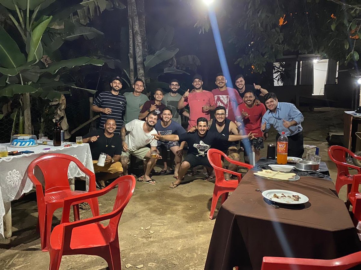 JhonatanLeite14's tweet photo. Que saudades dessa galera #tbtpesado https://t.co/1mMZTyw2sU