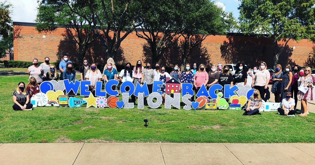 Ms_Daugherty1's tweet photo. Today, we welcomed our students into our school after 6 long months! My heart is filled! #believeinmesquite #golions #JFL #jaguarnation #pirrungpride #bettertodayalwaysourbest https://t.co/9cSIY0KjkA