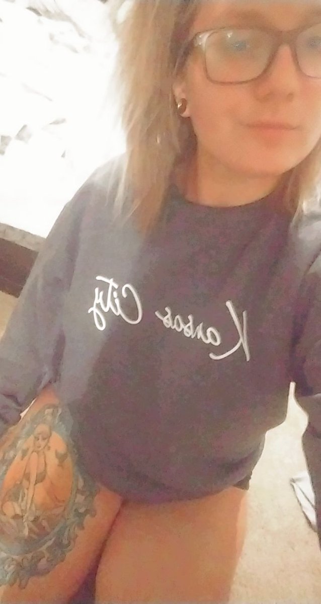rebekahjeana's tweet photo. Softest sweatshirt ❤❤ @culture__thread https://t.co/YHaqV31XeN