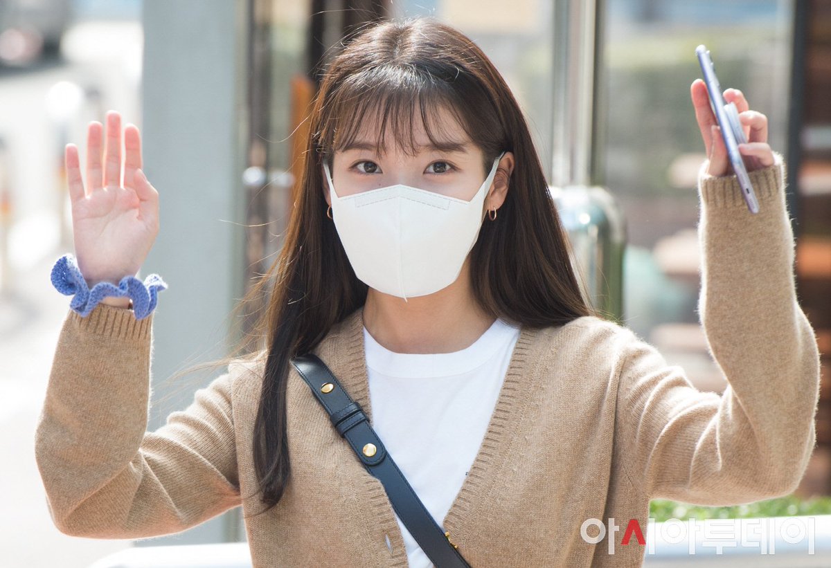 ff__516's tweet photo. 나랑 공공칠빵 게임하던 그때 그 시절 지은선배😭😭😭 https://t.co/ApcZomoGfl