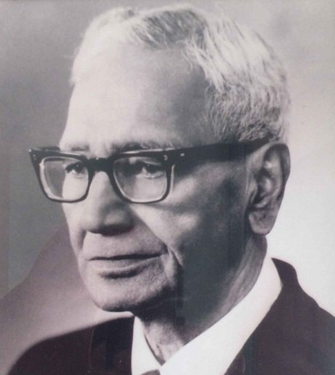 IndiaHistorypic's tweet photo. Engineer Ajudhiya Nath Khosla Designed and Supervised Suleimanki Barrage &amp; Trimmu Barrage (Both Now In Pakistan)

 Dr. Khosla Graduated In 1916 From Thomason College Roorkee

He Invented Khosla Disc For Precision Leveling of Rivers

He Was Founder President of ICID #EngineersDay https://t.co/JuvtSjSyDX